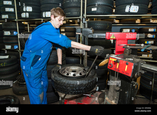 5 Best Tyre Fitters in Manchester - Safe grip and fast fitting
